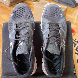 On Cloudtec Running Shoes women’s size 8 used